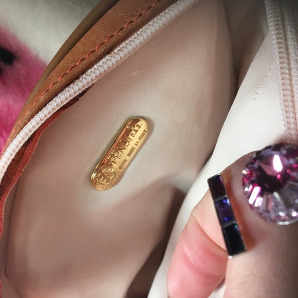 Fendi tie dye crossbody! In great condition - Picture 4 of 8